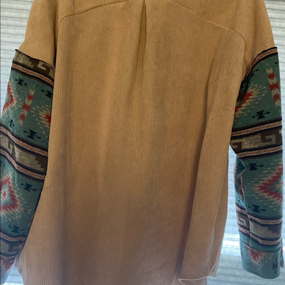 Shacket - Picture 4 of 7